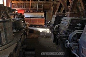 Pulleys and stones from the other direction.